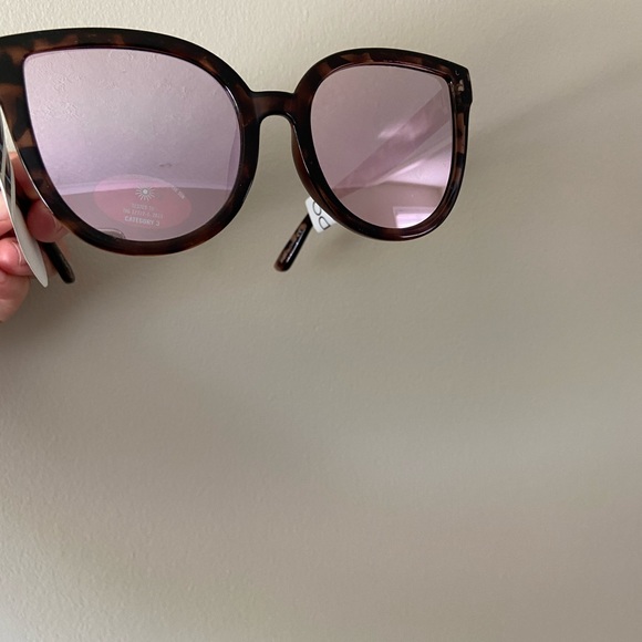 Aldo sunglasses for sale! - Picture 2 of 5